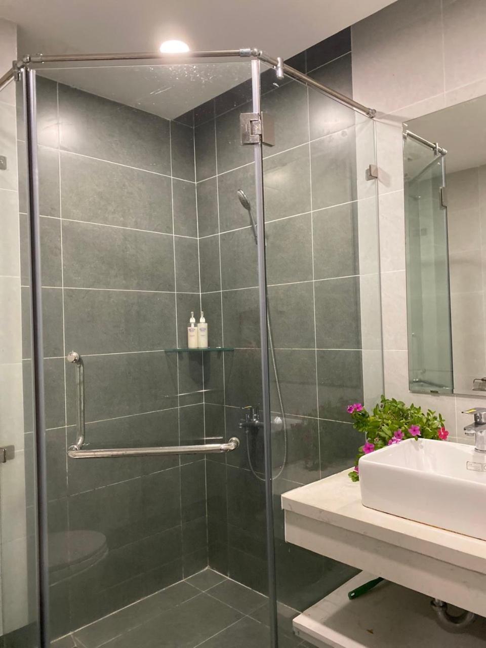 New Milano & 3* TP. Hồ Chí Minh